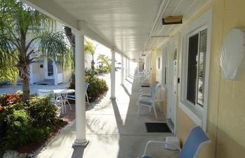 White Sands Beach Resort Holmes Beach Esterno foto